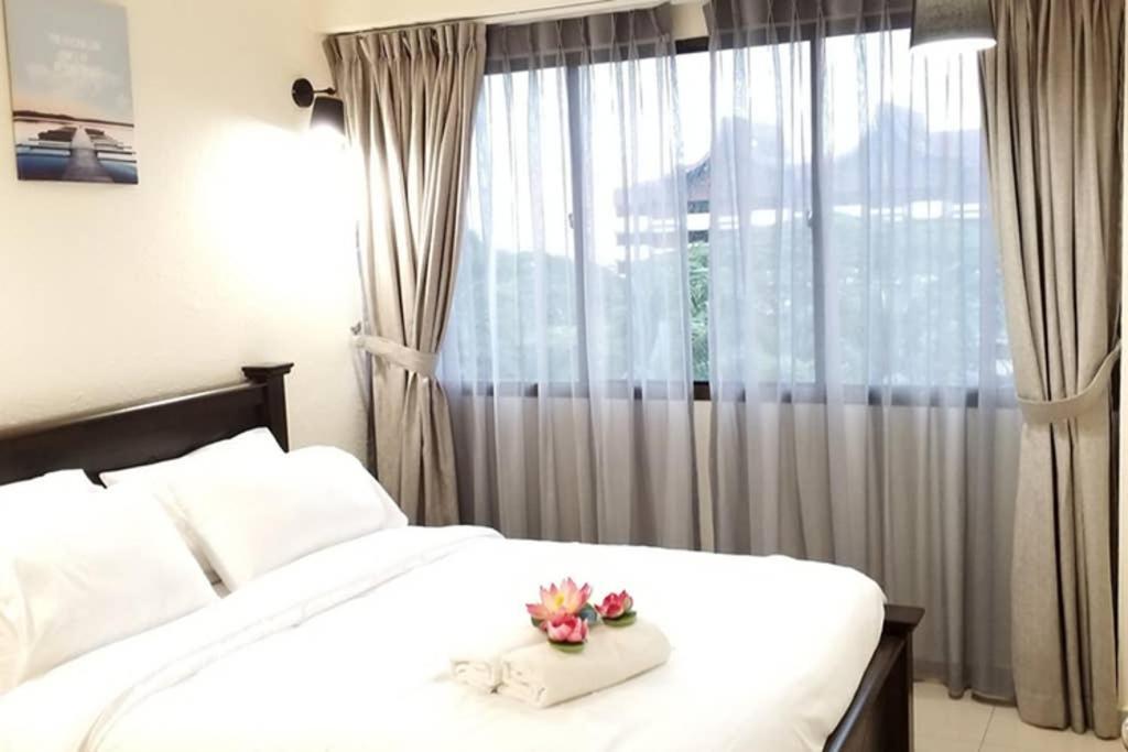 Poolview Resort Batu Ferringhi 502 - 2 Rooms Exteriör bild